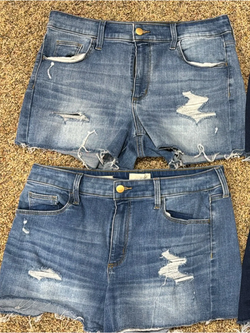 Universal Thread 90’s Baggy Light Blue Denim Shorts with Contrast Stitching